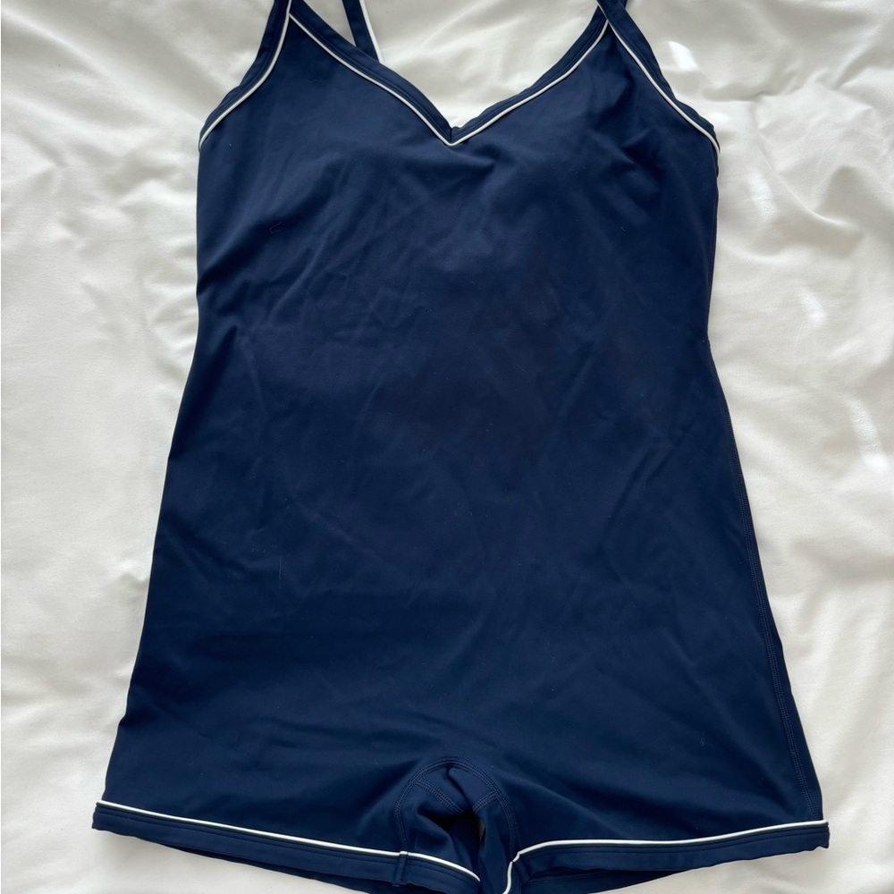 Set Active Shortysuit